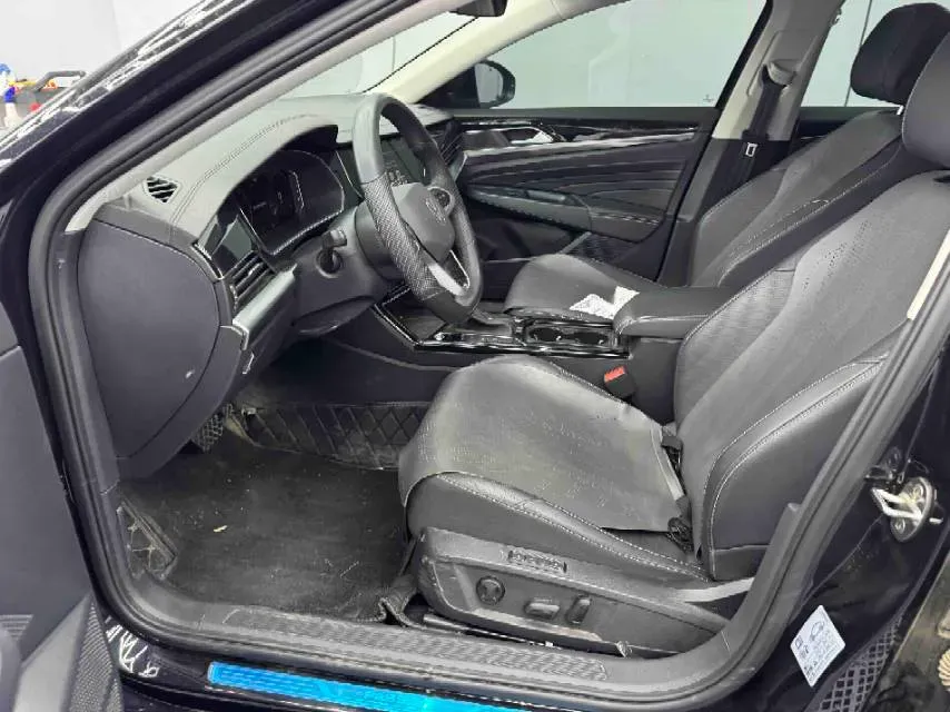 2025 Volkswagen Passat 2.0T 186HP L4 7DCT,autocango,china used car exporter,china ev exporter,chinese used car exporter,chinese used ev exporter