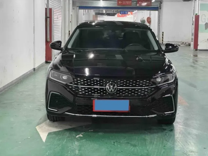 2025 Volkswagen Passat 2.0T 186HP L4 7DCT,autocango,china used car exporter,china ev exporter,chinese used car exporter,chinese used ev exporter