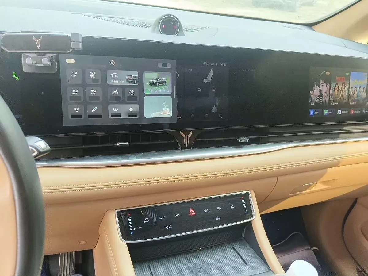 2022 Voyah Dream 1.5T 136HP L4 PHEV 25.57KWH,autocango,china used car exporter,china ev exporter,chinese used car exporter,chinese used ev exporter