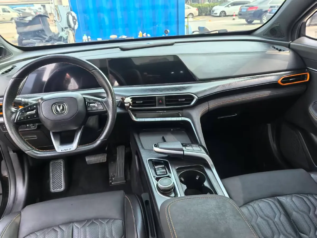 2022 ChangAn UNI-T 1.5T 188HP L4 7DCT,autocango,china used car exporter,china ev exporter,chinese used car exporter,chinese used ev exporter