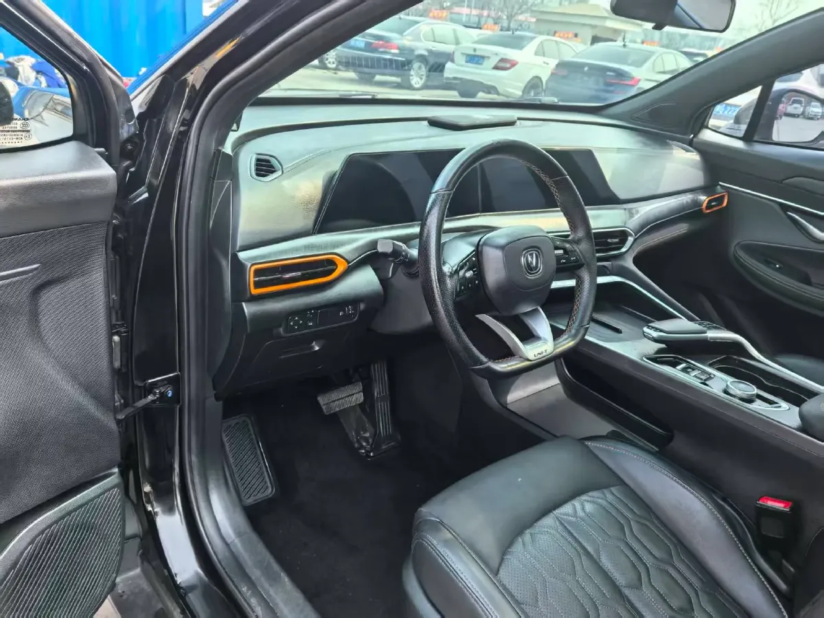 2022 ChangAn UNI-T 1.5T 188HP L4 7DCT,autocango,china used car exporter,china ev exporter,chinese used car exporter,chinese used ev exporter