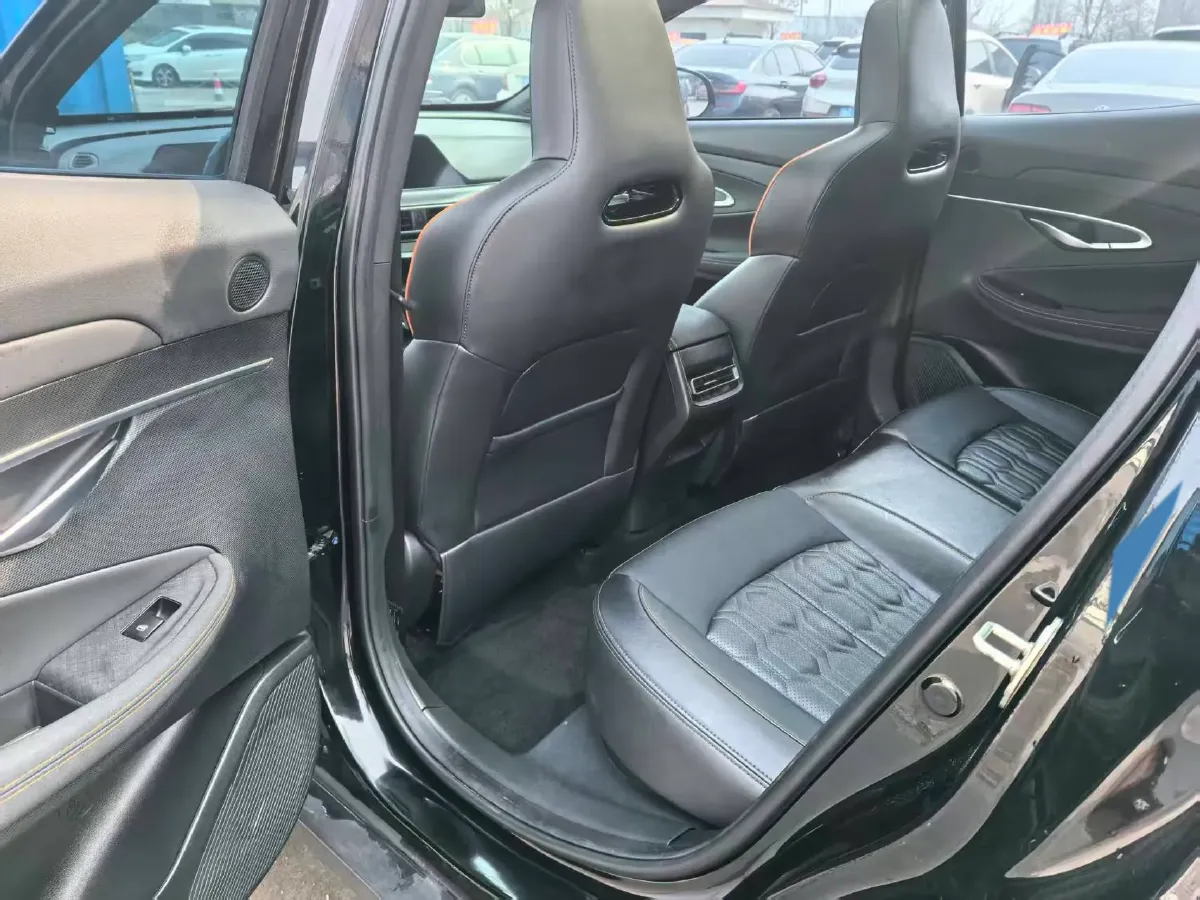 2022 ChangAn UNI-T 1.5T 188HP L4 7DCT,autocango,china used car exporter,china ev exporter,chinese used car exporter,chinese used ev exporter