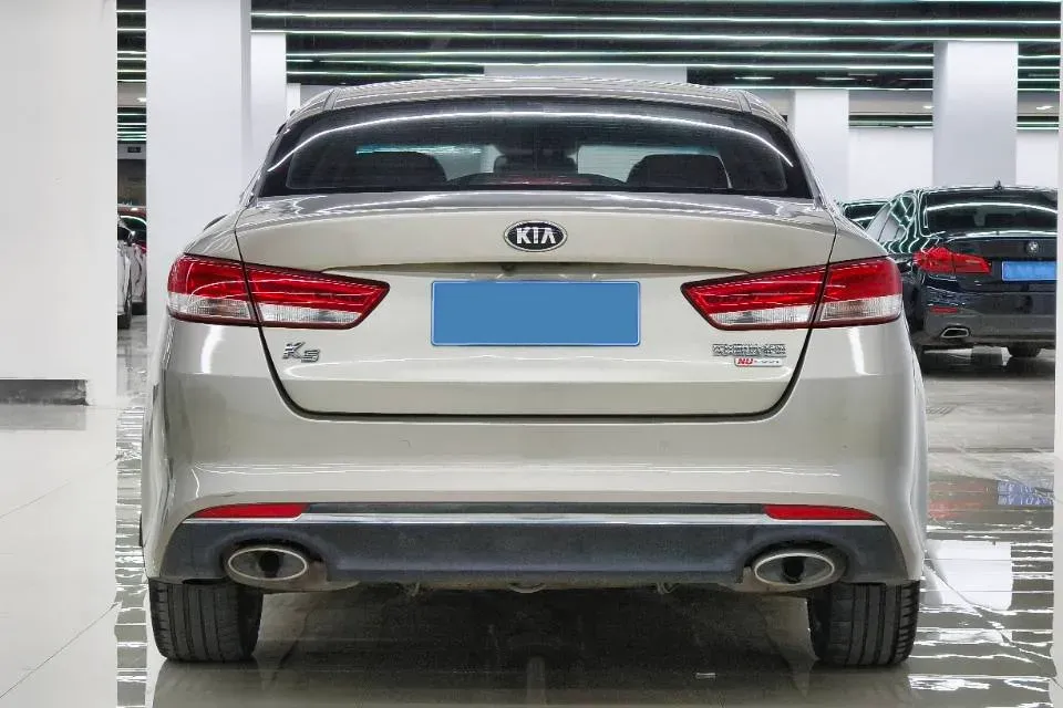 2017 Kia K5 2.0L 161HP L4 6AT,autocango,china used car exporter,china ev exporter,chinese used car exporter,chinese used ev exporter