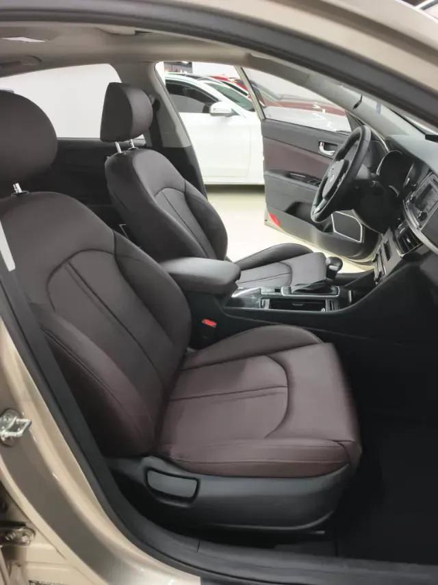 2017 Kia K5 2.0L 161HP L4 6AT,autocango,china used car exporter,china ev exporter,chinese used car exporter,chinese used ev exporter