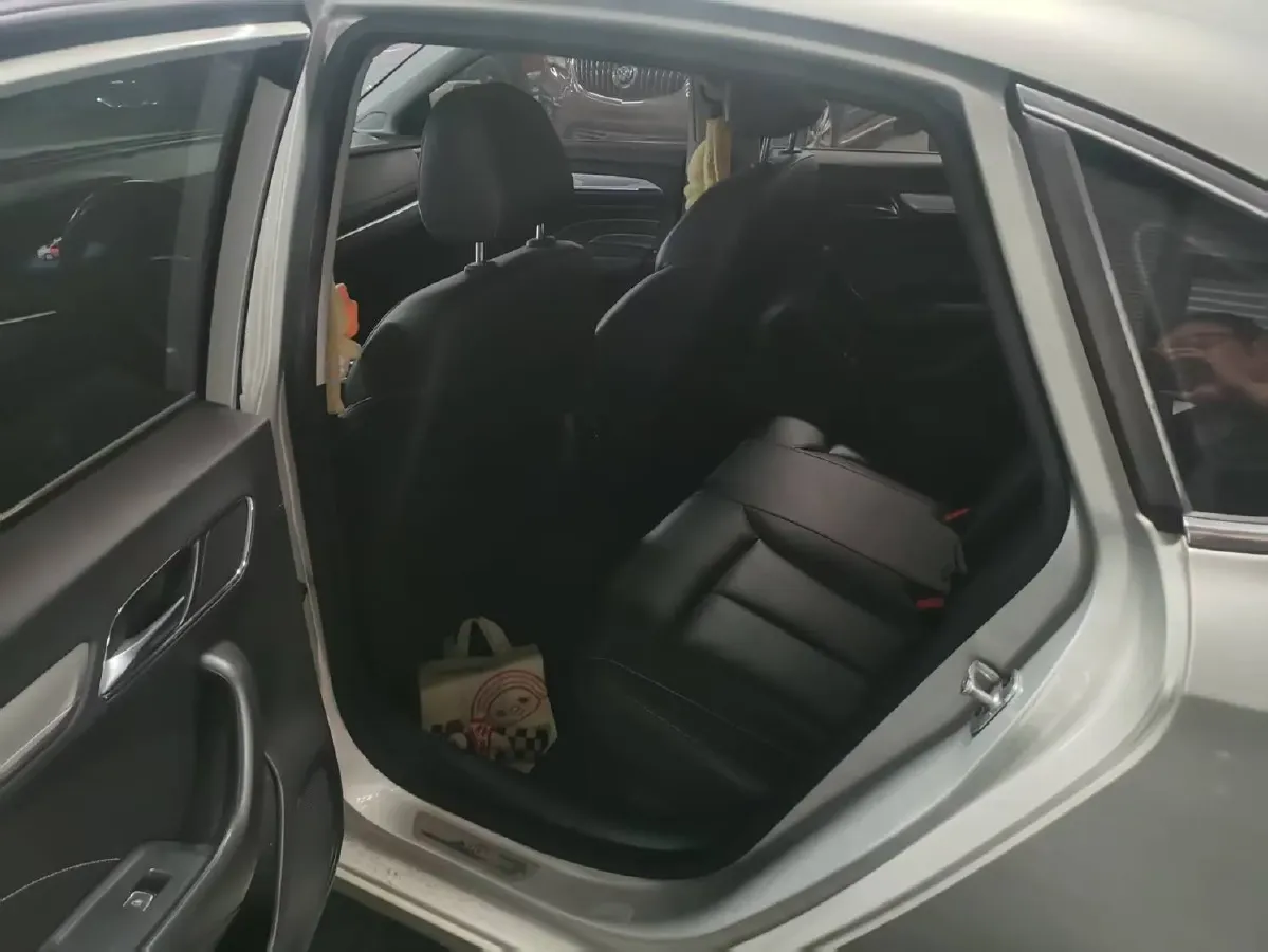 2017 Roewe i6 1.0T 125HP L3 2AT PHEV,autocango,china used car exporter,china ev exporter,chinese used car exporter,chinese used ev exporter