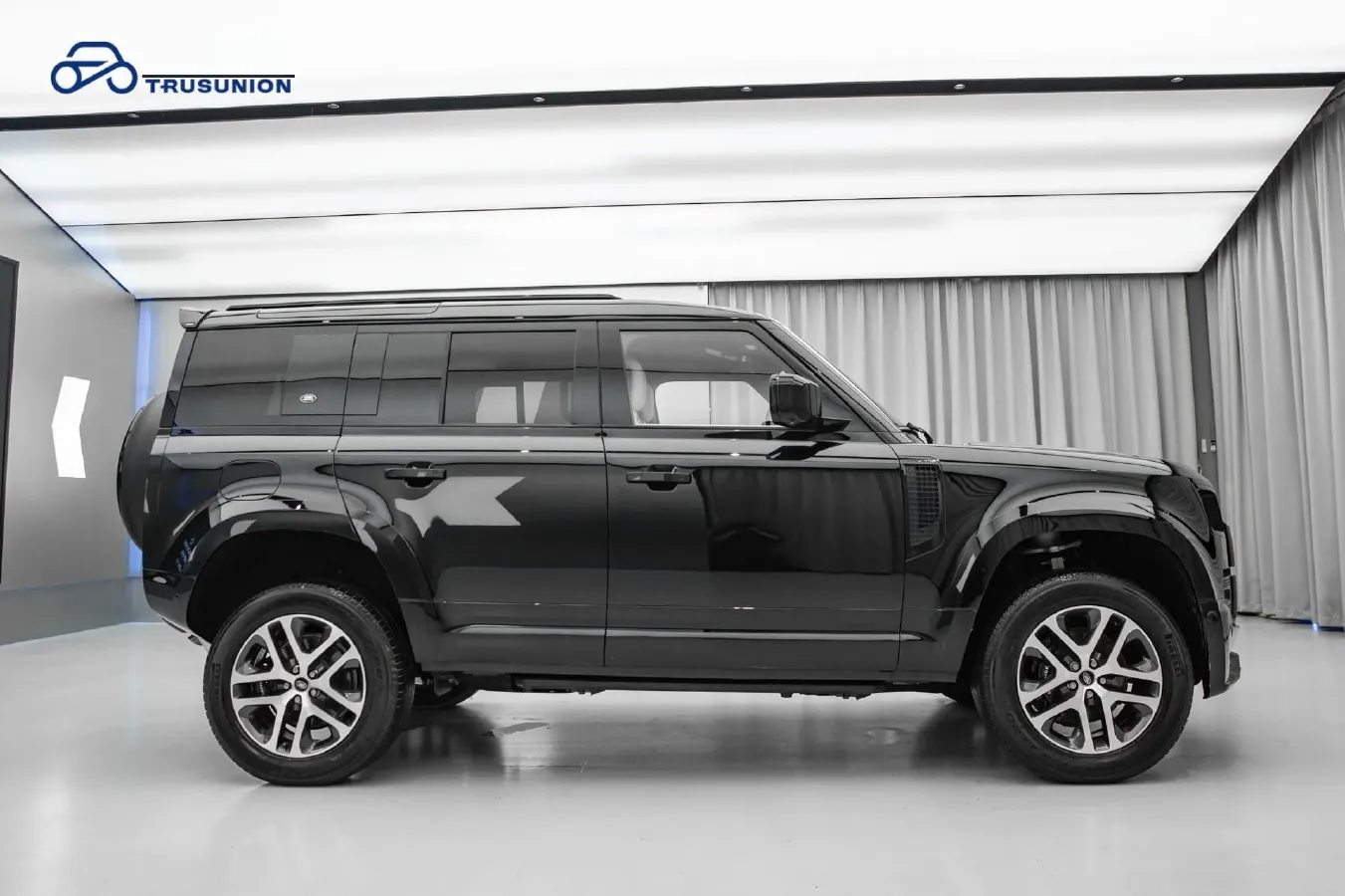 2023 Land Rover Defender 3.0T 400HP L6 8AT,autocango,china used car exporter,china ev exporter,chinese used car exporter,chinese used ev exporter