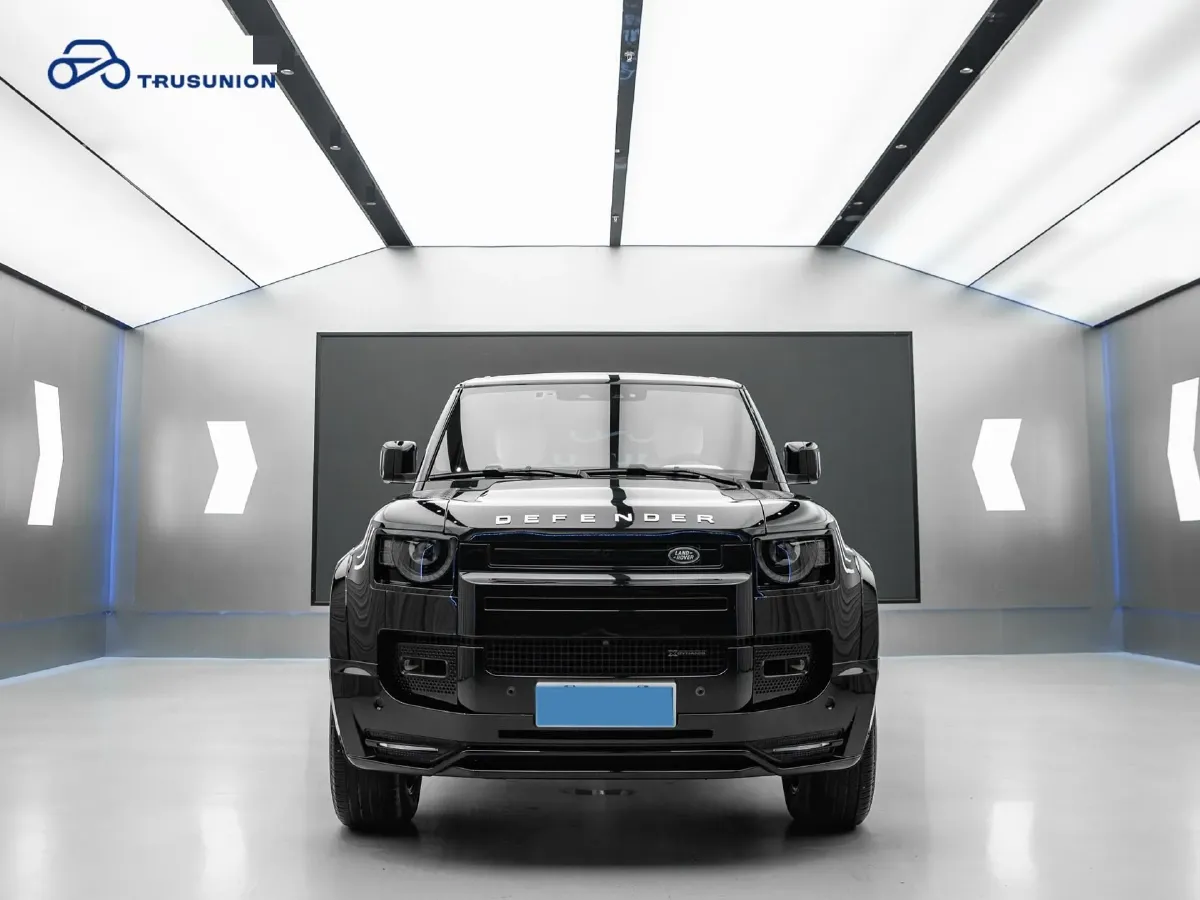 2023 Land Rover Defender 3.0T 400HP L6 8AT,autocango,china used car exporter,china ev exporter,chinese used car exporter,chinese used ev exporter