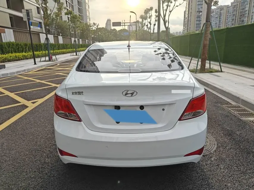 2016 Hyundai Reina 1.4L 107HP L4 4AT,autocango,china used car exporter,china ev exporter,chinese used car exporter,chinese used ev exporter