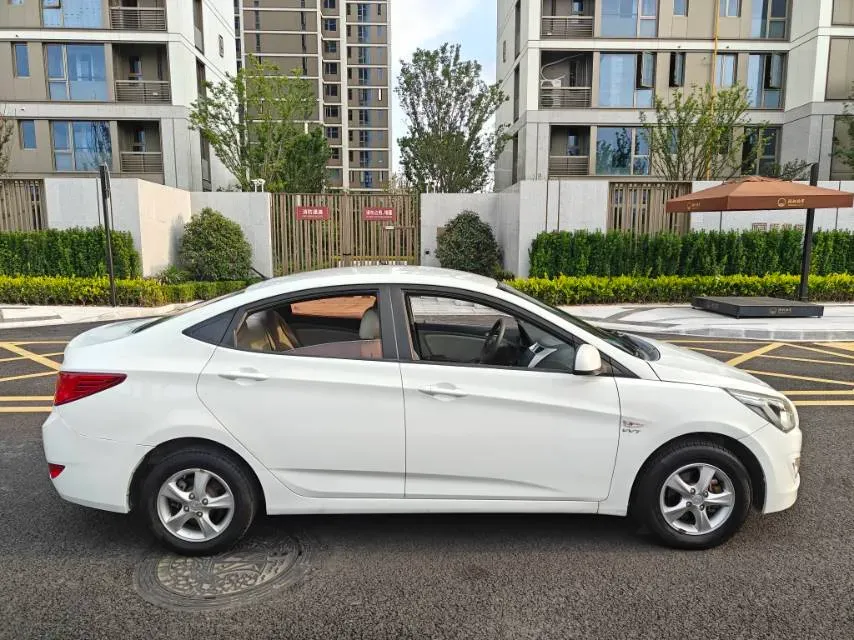 2016 Hyundai Reina 1.4L 107HP L4 4AT,autocango,china used car exporter,china ev exporter,chinese used car exporter,chinese used ev exporter