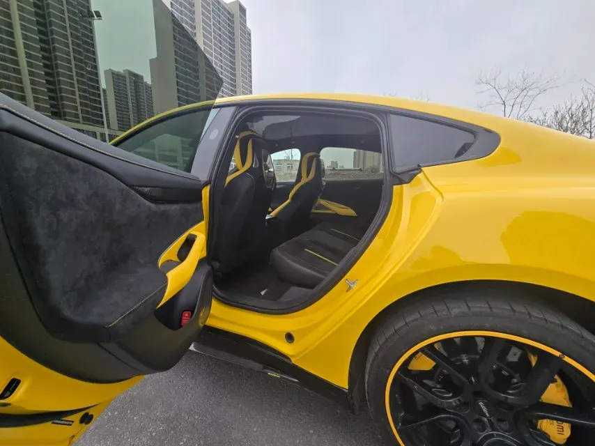 2025 MI SU7 Ultra BEV 93.7KWH,autocango,china used car exporter,china ev exporter,chinese used car exporter,chinese used ev exporter