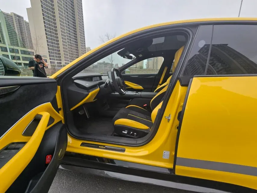 2025 MI SU7 Ultra BEV 93.7KWH,autocango,china used car exporter,china ev exporter,chinese used car exporter,chinese used ev exporter