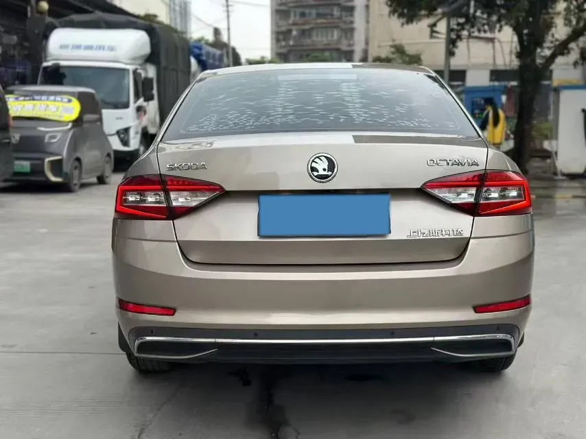 2019 Skoda Octavia 1.5L 116HP L4 6AT,autocango,china used car exporter,china ev exporter,chinese used car exporter,chinese used ev exporter