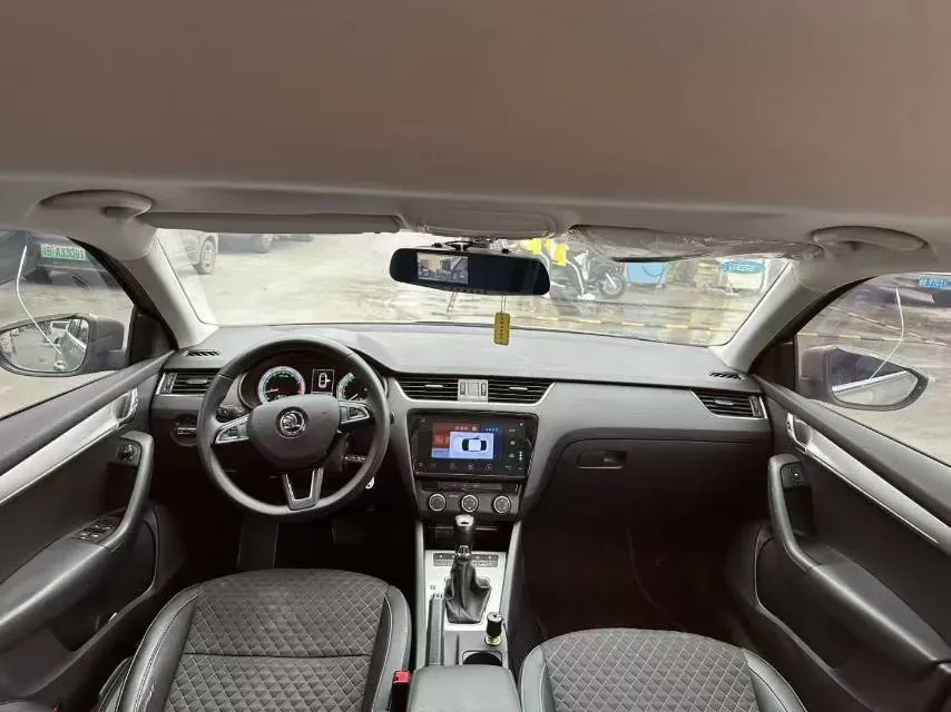 2019 Skoda Octavia 1.5L 116HP L4 6AT,autocango,china used car exporter,china ev exporter,chinese used car exporter,chinese used ev exporter