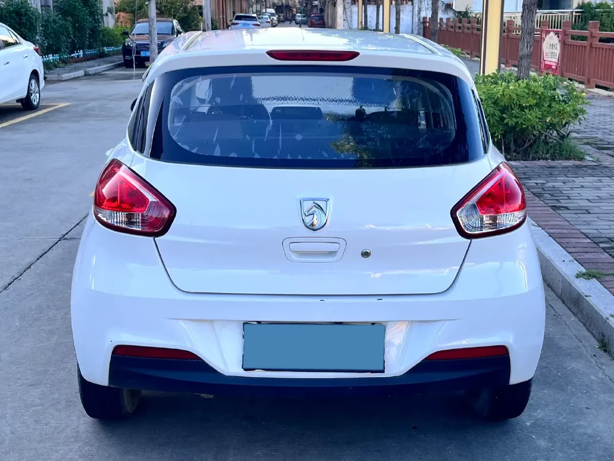 2016 BaoJun 310 1.2L 82HP L4 5MT,autocango,china used car exporter,china ev exporter,chinese used car exporter,chinese used ev exporter