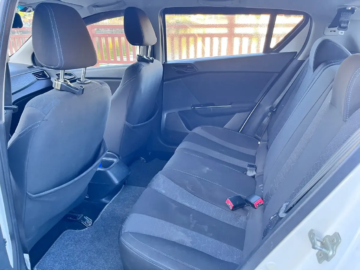 2016 BaoJun 310 1.2L 82HP L4 5MT,autocango,china used car exporter,china ev exporter,chinese used car exporter,chinese used ev exporter