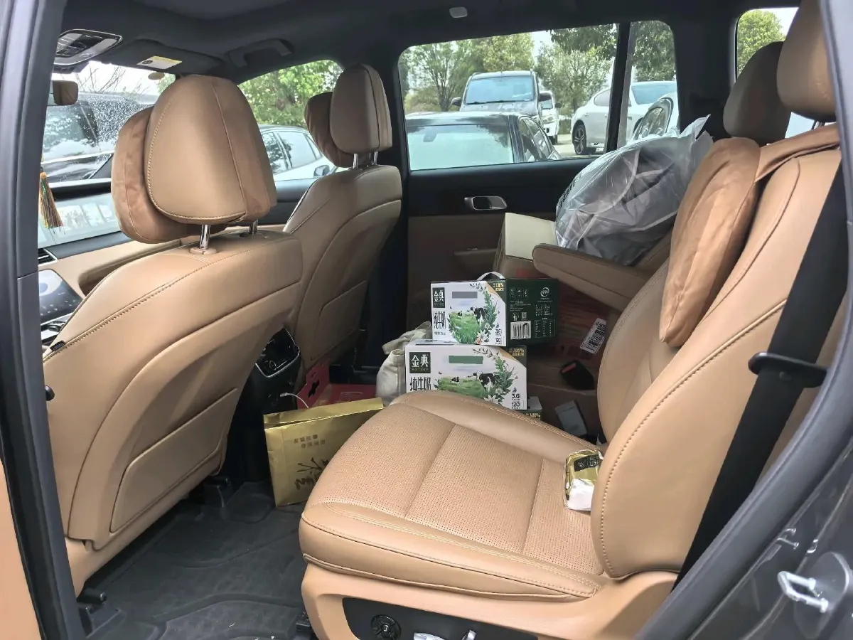 2021 Li ONE Range Extended 131HP REEV 40.5KWH,autocango,china used car exporter,china ev exporter,chinese used car exporter,chinese used ev exporter