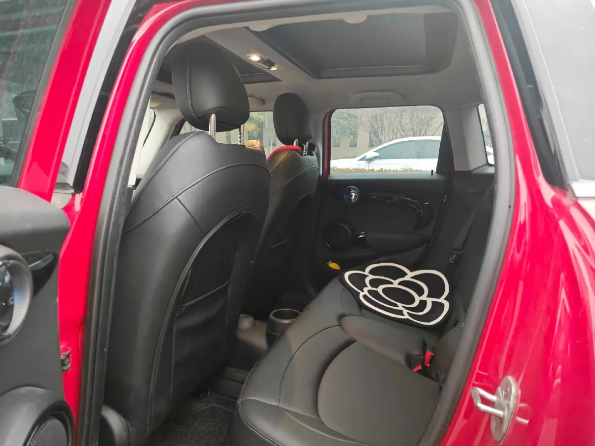 2021 MINI MINI 1.5T 136HP L3 7DCT,autocango,china used car exporter,china ev exporter,chinese used car exporter,chinese used ev exporter