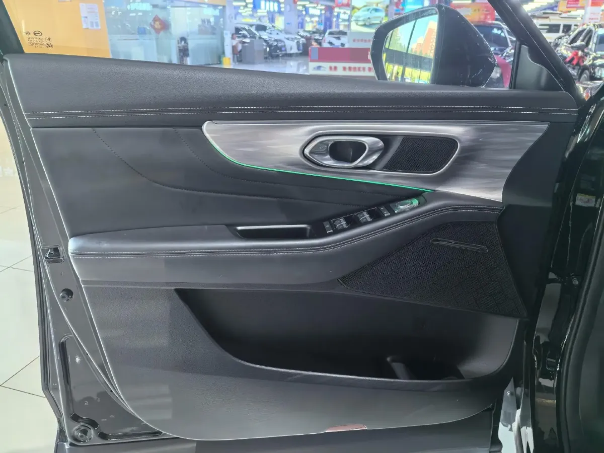 2022 GAC Trumpchi GS8 2.0T 252HP L4 8AT,autocango,china used car exporter,china ev exporter,chinese used car exporter,chinese used ev exporter