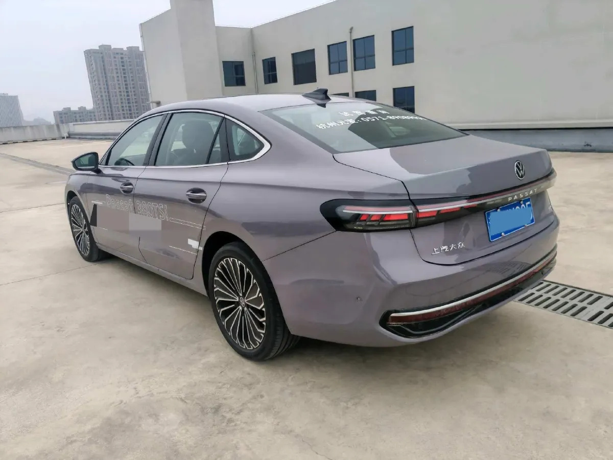 2025 Volkswagen Passat 2.0T 220HP L4 7DCT,autocango,china used car exporter,china ev exporter,chinese used car exporter,chinese used ev exporter