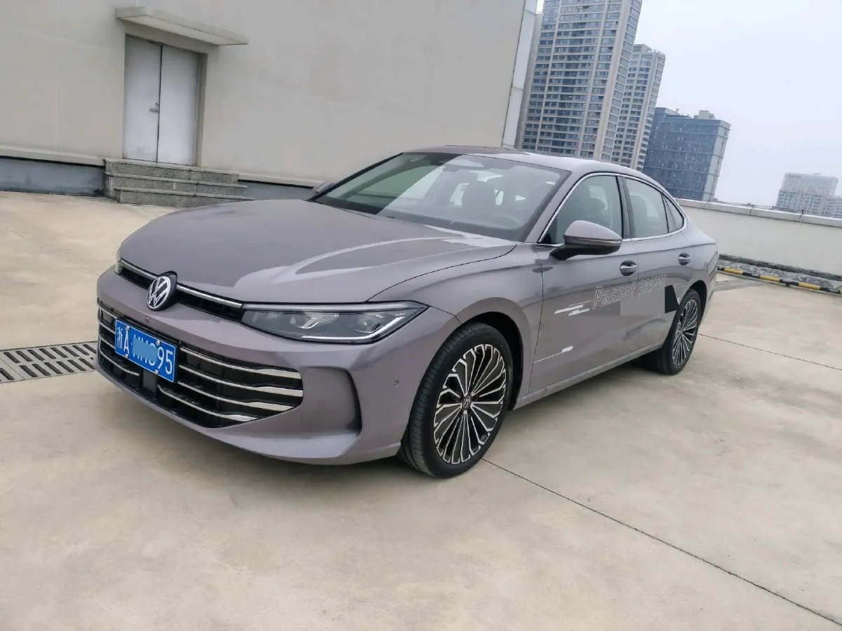 2025 Volkswagen Passat 2.0T 220HP L4 7DCT,autocango,china used car exporter,china ev exporter,chinese used car exporter,chinese used ev exporter