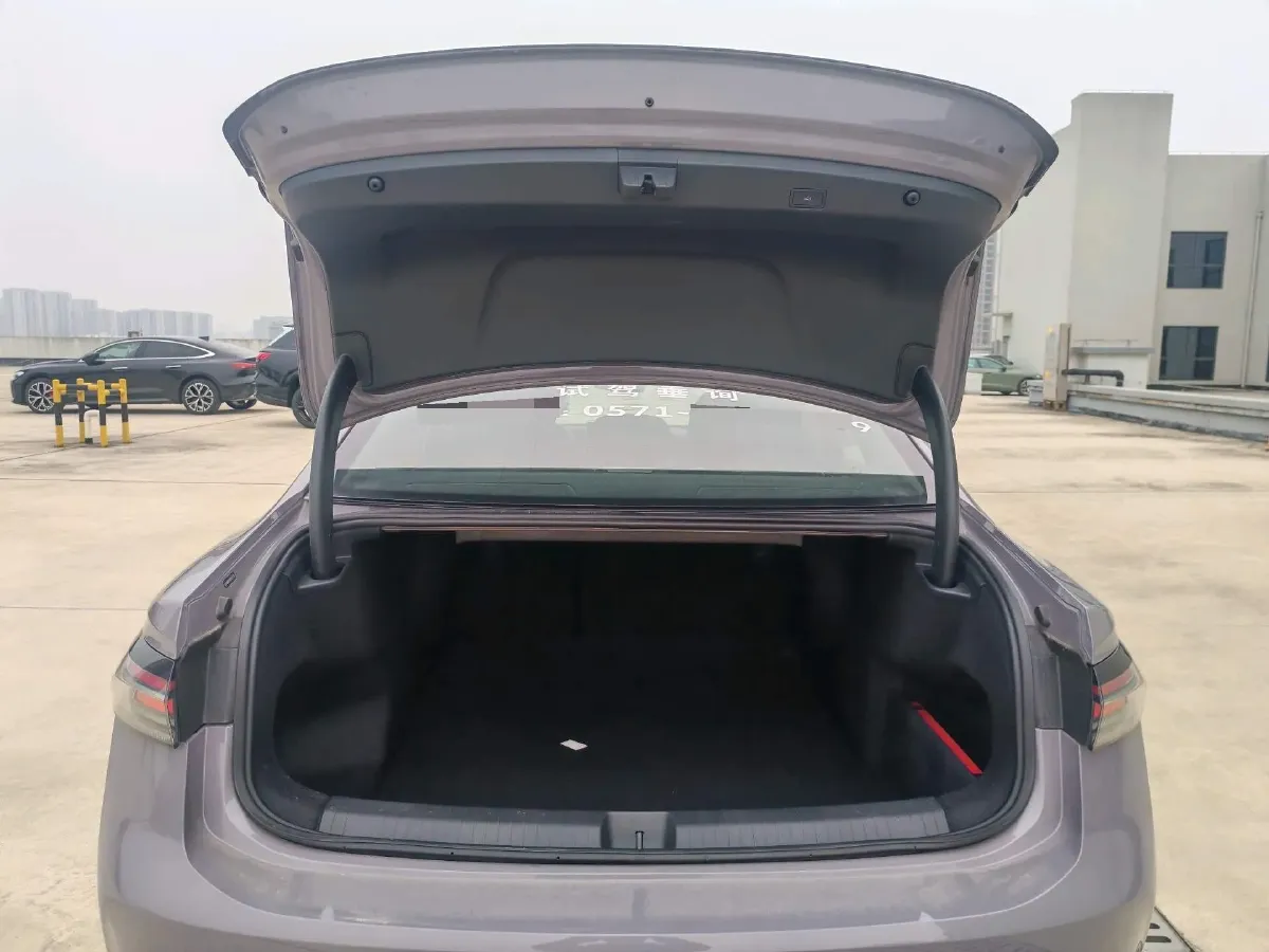 2025 Volkswagen Passat 2.0T 220HP L4 7DCT,autocango,china used car exporter,china ev exporter,chinese used car exporter,chinese used ev exporter