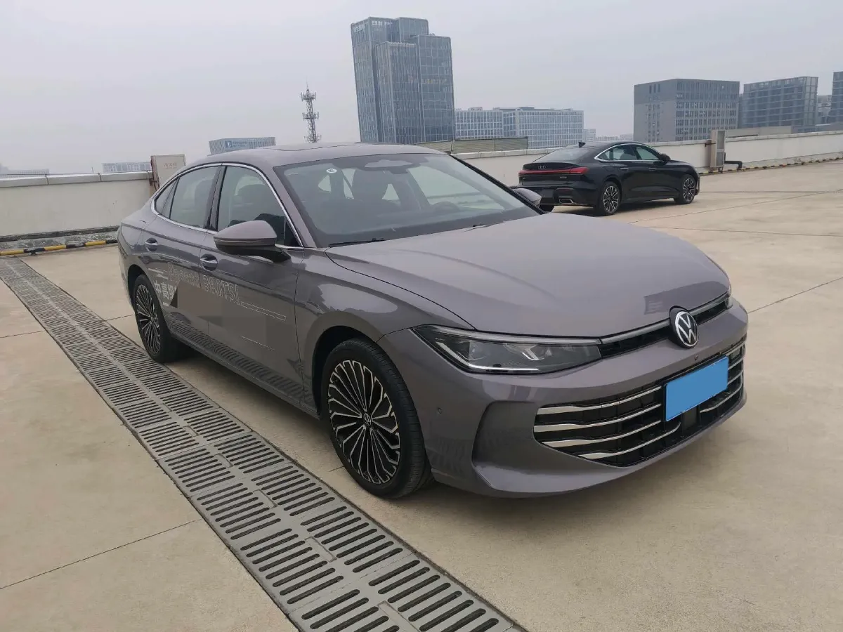 2025 Volkswagen Passat 2.0T 220HP L4 7DCT,autocango,china used car exporter,china ev exporter,chinese used car exporter,chinese used ev exporter