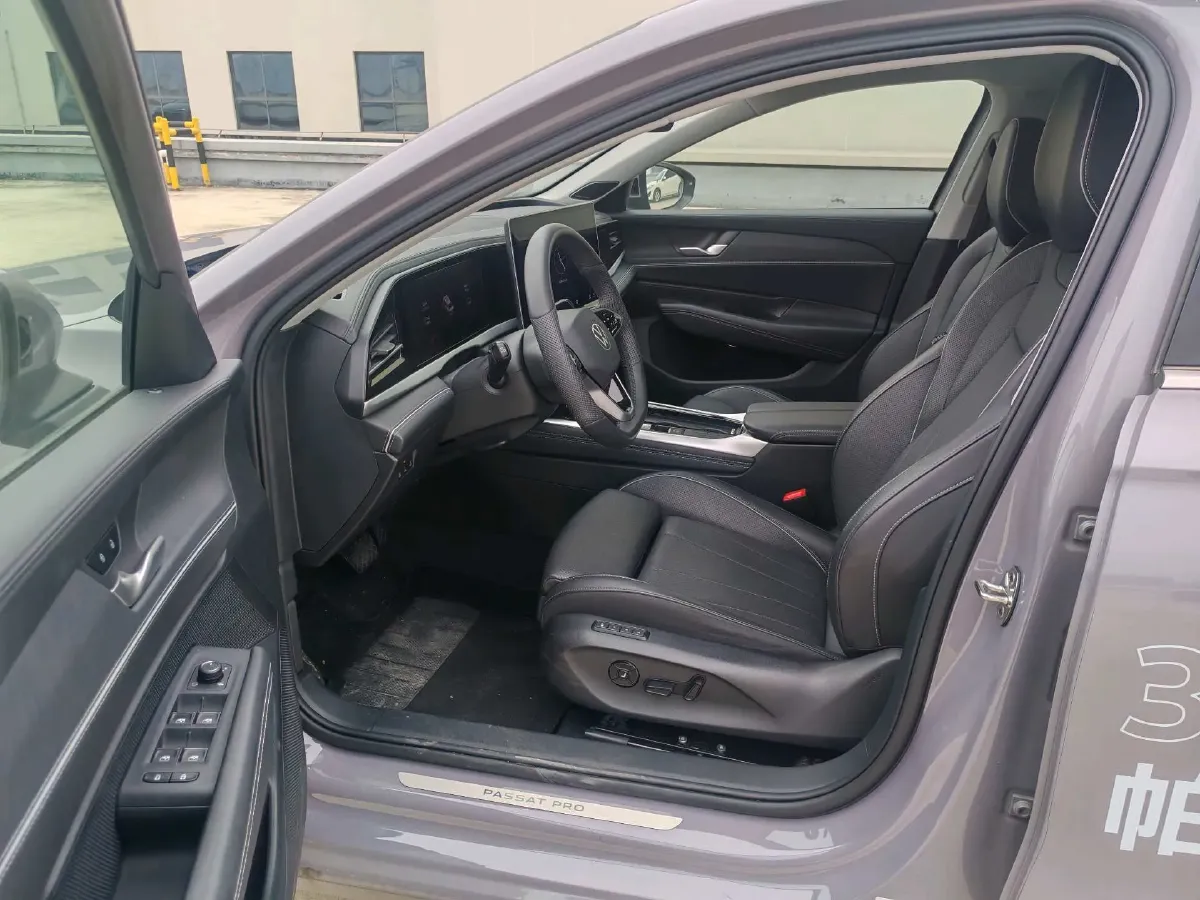 2025 Volkswagen Passat 2.0T 220HP L4 7DCT,autocango,china used car exporter,china ev exporter,chinese used car exporter,chinese used ev exporter