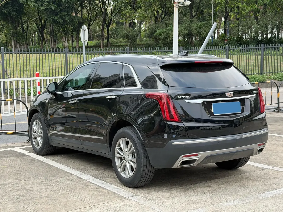 2022 Cadillac XT5 2.0T 237HP L4 9AT,autocango,china used car exporter,china ev exporter,chinese used car exporter,chinese used ev exporter