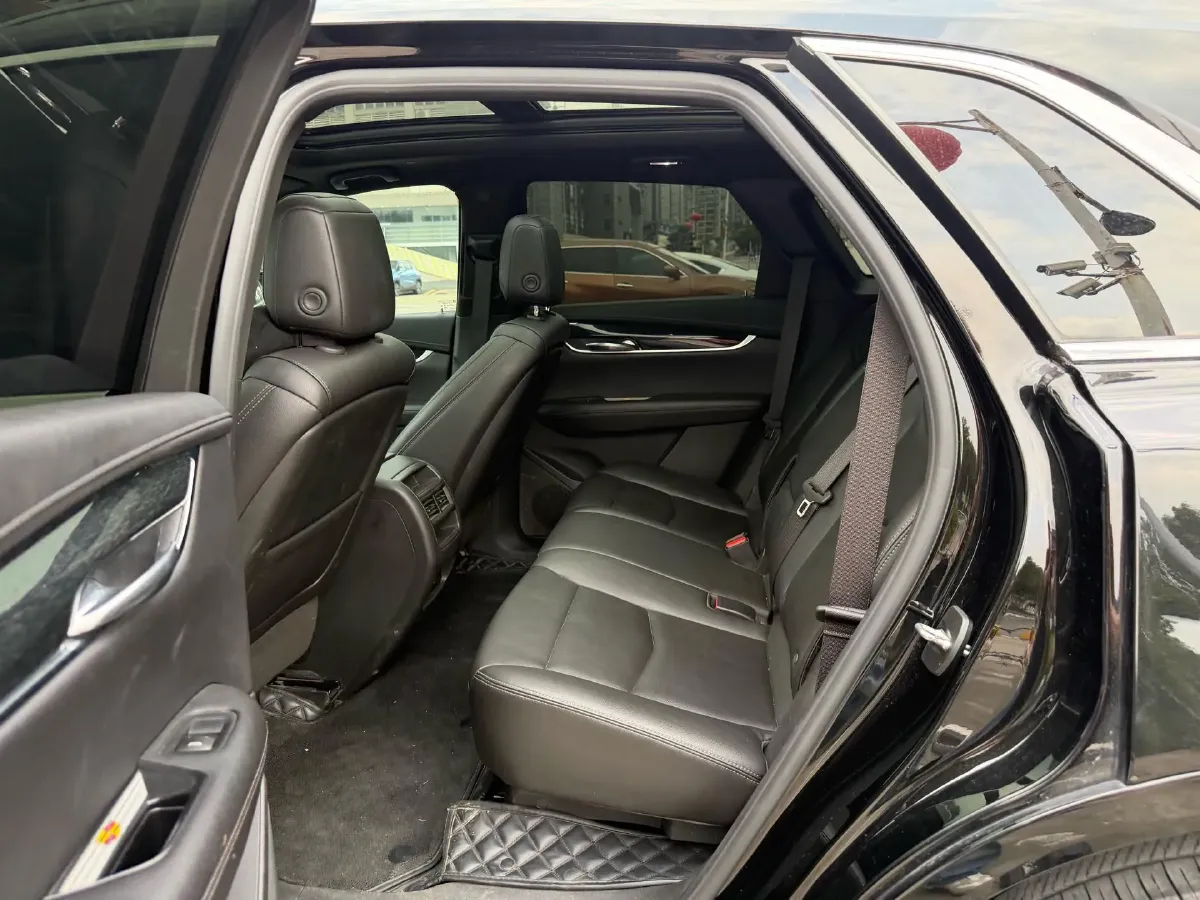 2022 Cadillac XT5 2.0T 237HP L4 9AT,autocango,china used car exporter,china ev exporter,chinese used car exporter,chinese used ev exporter