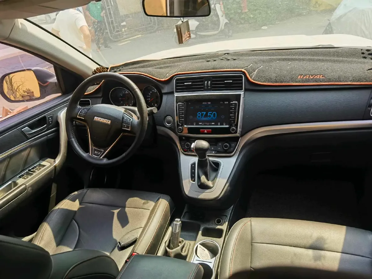 2019 Haval M6 1.5T 150HP L4 7DCT,autocango,china used car exporter,china ev exporter,chinese used car exporter,chinese used ev exporter