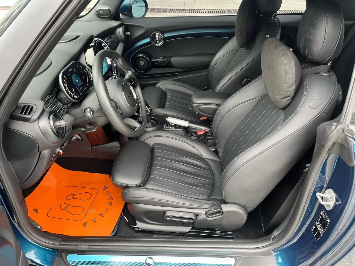 2022 MINI MINI 2.0T 192HP L4 7DCT,autocango,china used car exporter,china ev exporter,chinese used car exporter,chinese used ev exporter