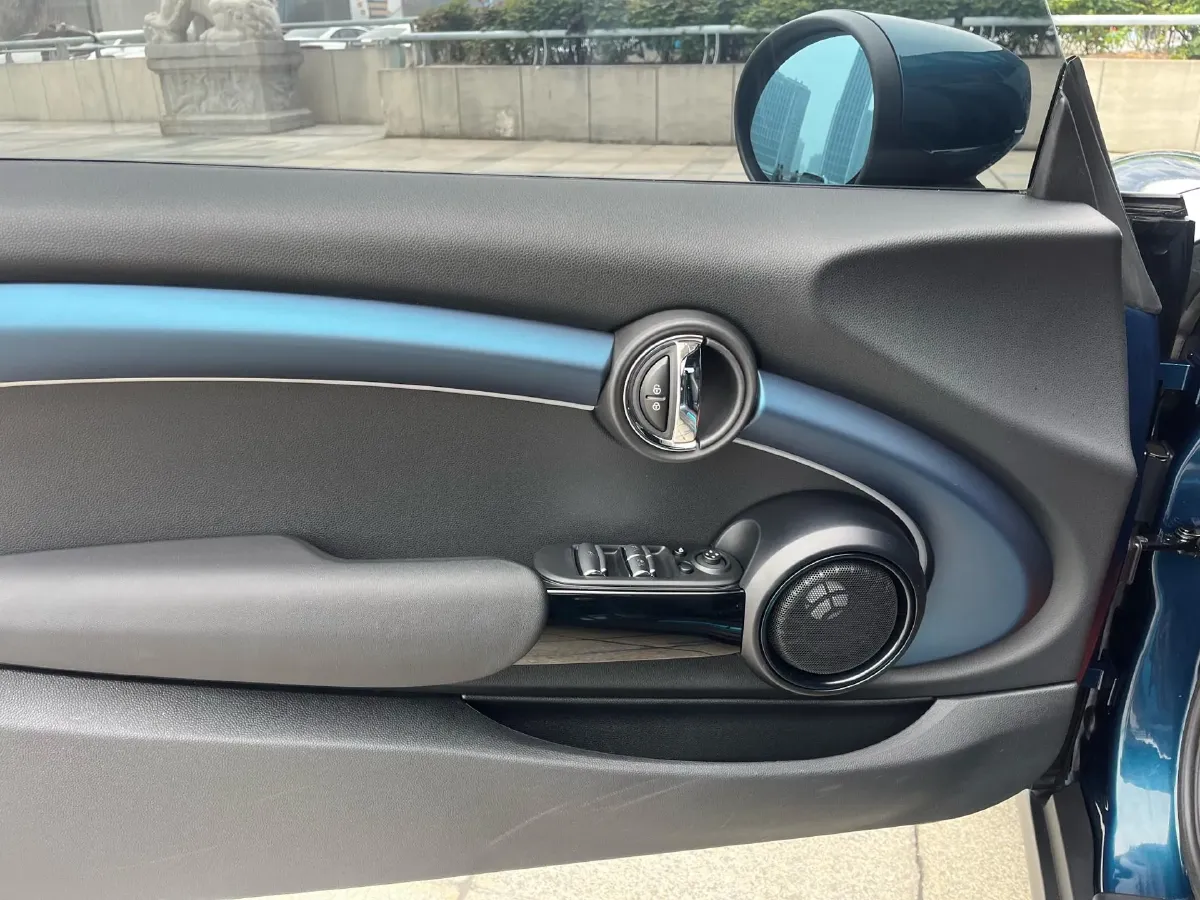 2022 MINI MINI 2.0T 192HP L4 7DCT,autocango,china used car exporter,china ev exporter,chinese used car exporter,chinese used ev exporter