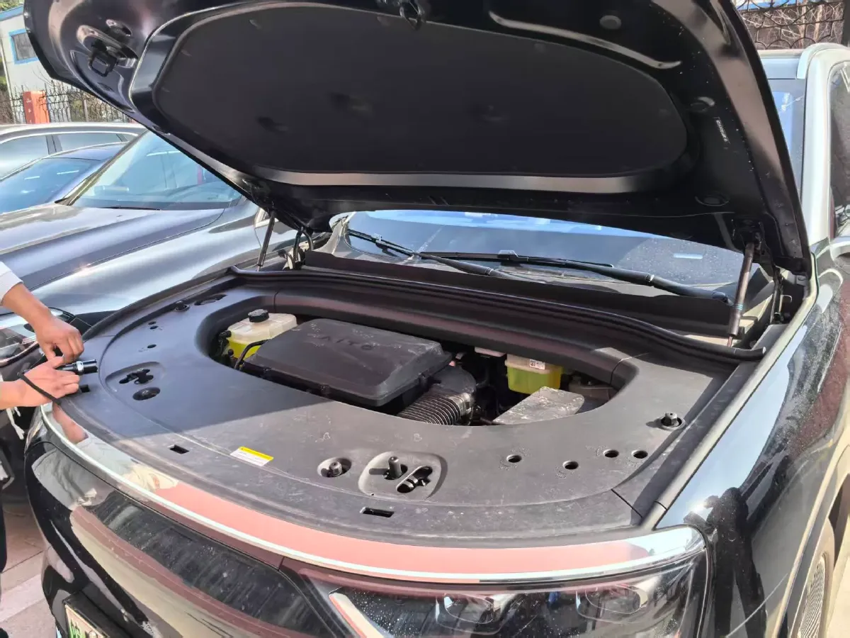 2025 AITO AITO M8 REEV 160HP REEV 53.4KWH,autocango,china used car exporter,china ev exporter,chinese used car exporter,chinese used ev exporter