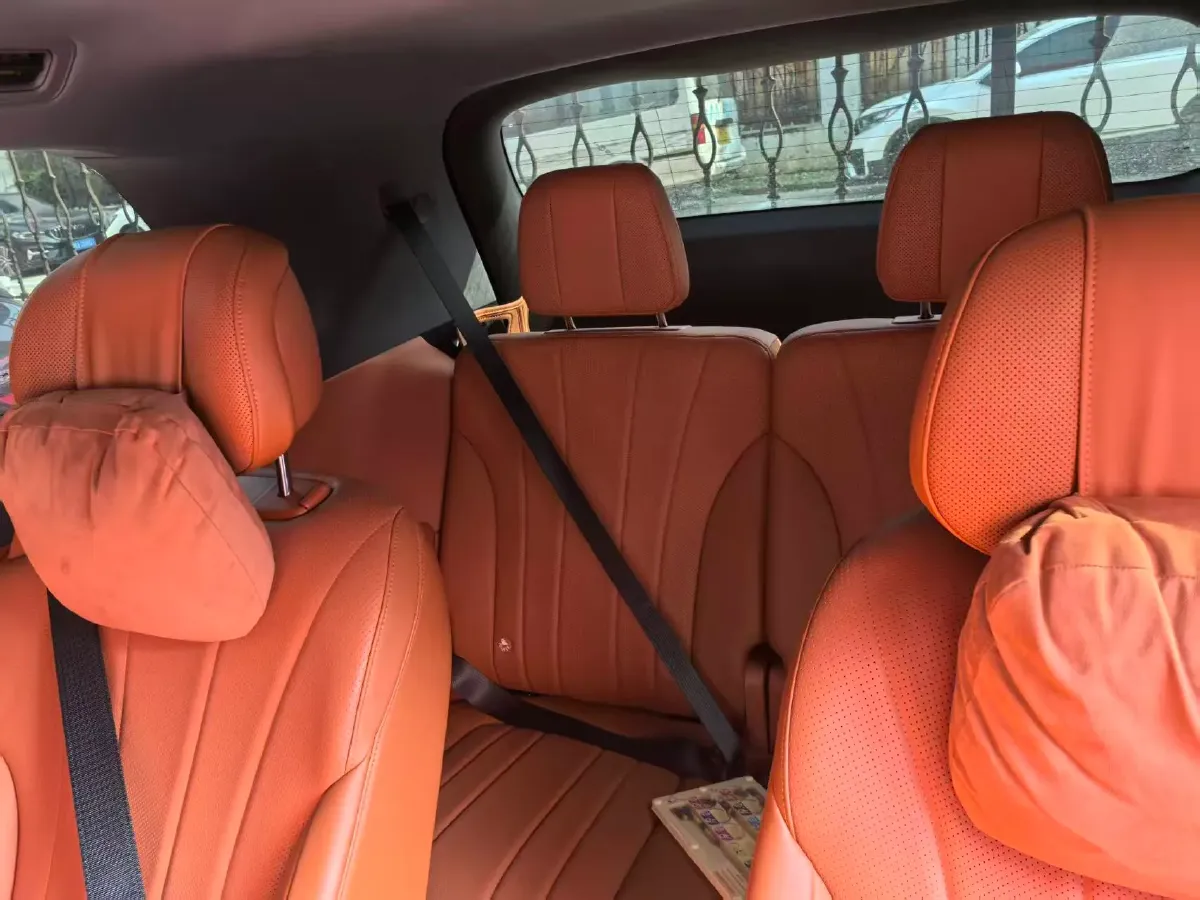 2025 AITO AITO M8 REEV 160HP REEV 53.4KWH,autocango,china used car exporter,china ev exporter,chinese used car exporter,chinese used ev exporter