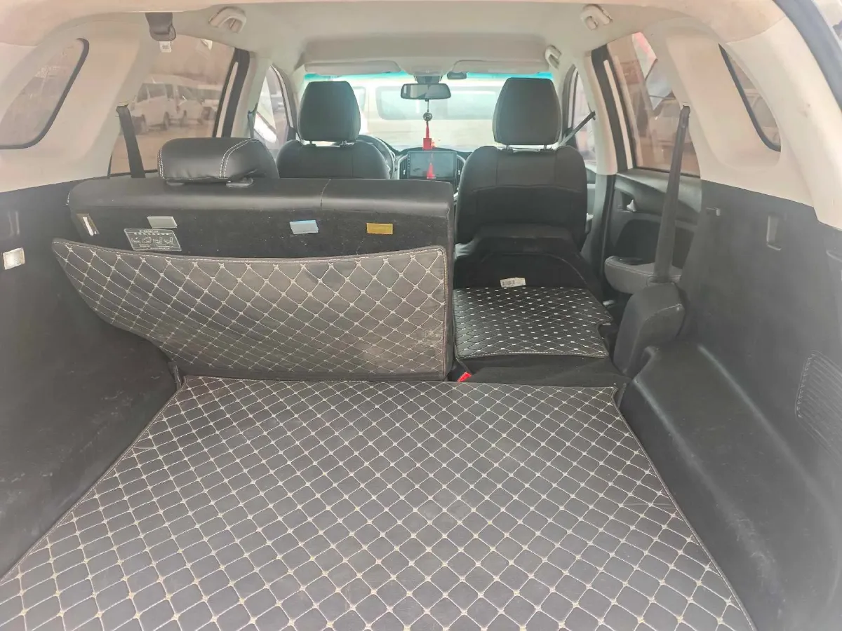 2020 BaoJun 530 1.5T 147HP L4 6MT,autocango,china used car exporter,china ev exporter,chinese used car exporter,chinese used ev exporter