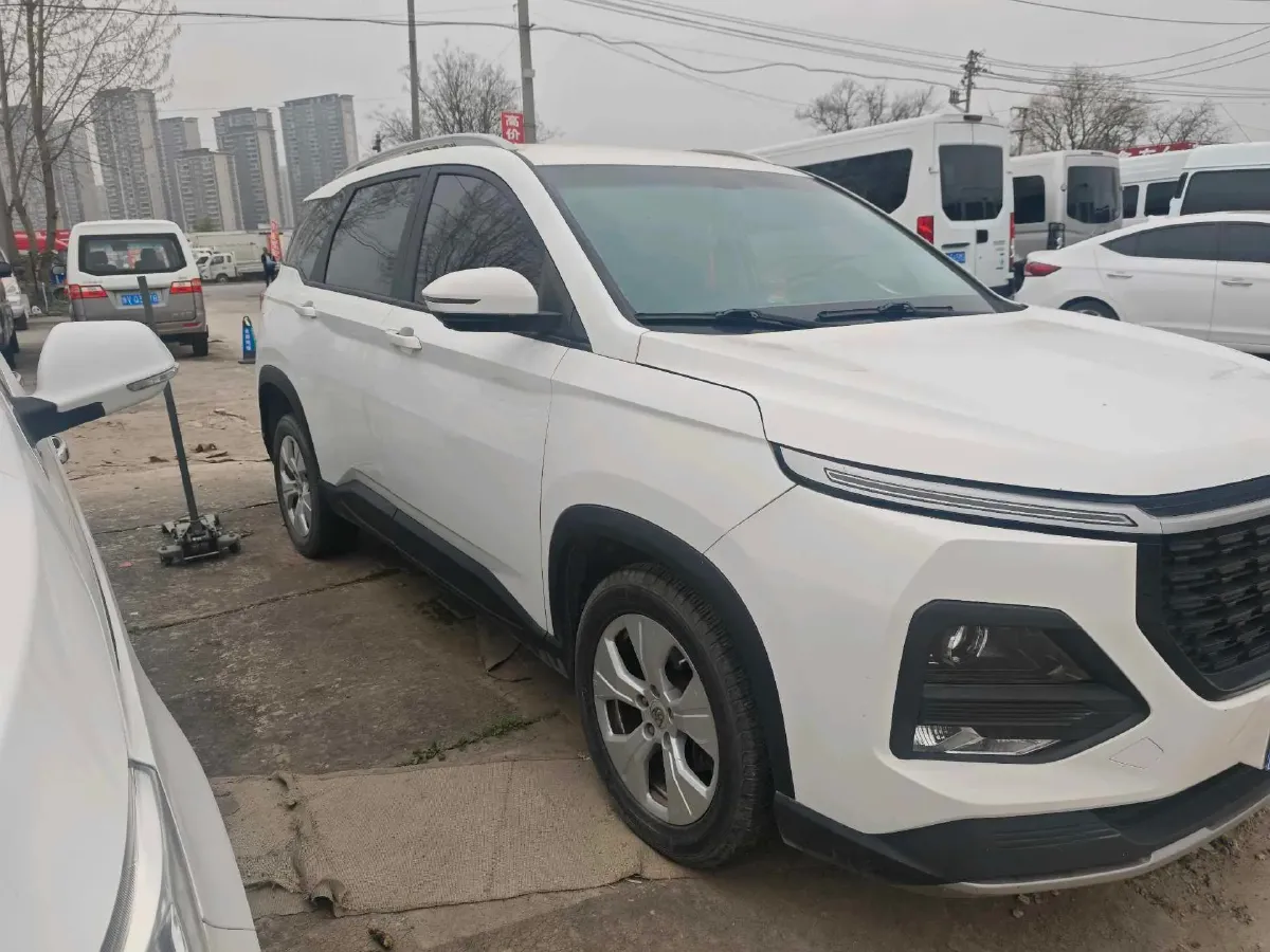 2020 BaoJun 530 1.5T 147HP L4 6MT,autocango,china used car exporter,china ev exporter,chinese used car exporter,chinese used ev exporter