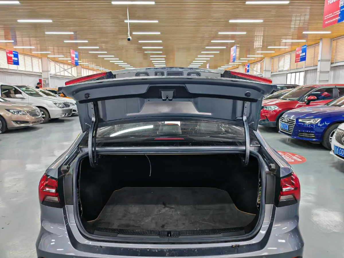 2021 Roewe i5 1.5L 120HP L4 CVT,autocango,china used car exporter,china ev exporter,chinese used car exporter,chinese used ev exporter