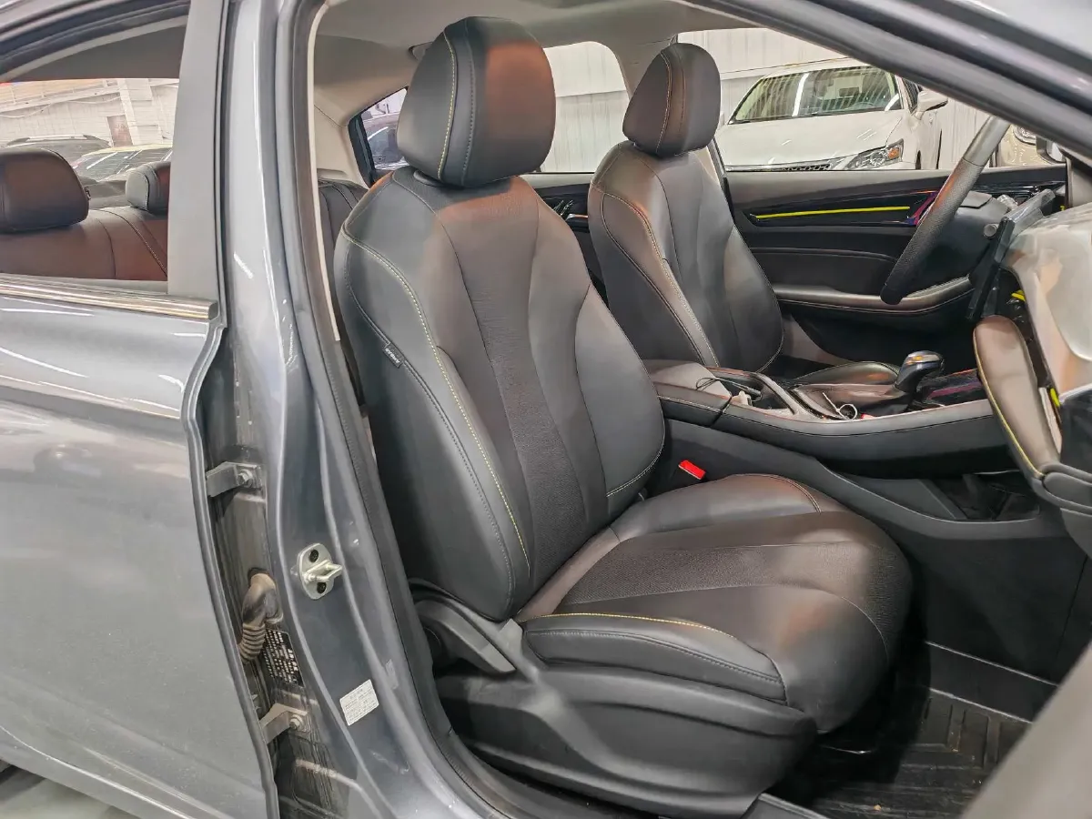 2021 Roewe i5 1.5L 120HP L4 CVT,autocango,china used car exporter,china ev exporter,chinese used car exporter,chinese used ev exporter