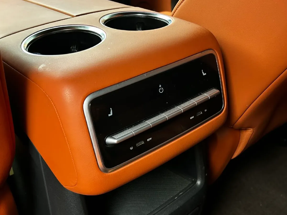 2023 Li L8 Range Extended 154HP REEV 40.9KWH,autocango,china used car exporter,china ev exporter,chinese used car exporter,chinese used ev exporter