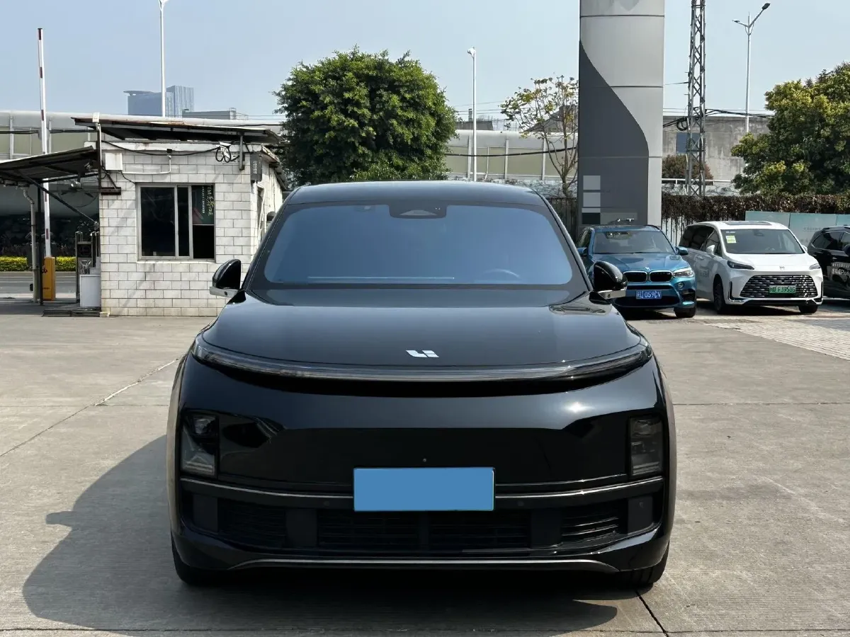 2023 Li L8 Range Extended 154HP REEV 40.9KWH,autocango,china used car exporter,china ev exporter,chinese used car exporter,chinese used ev exporter
