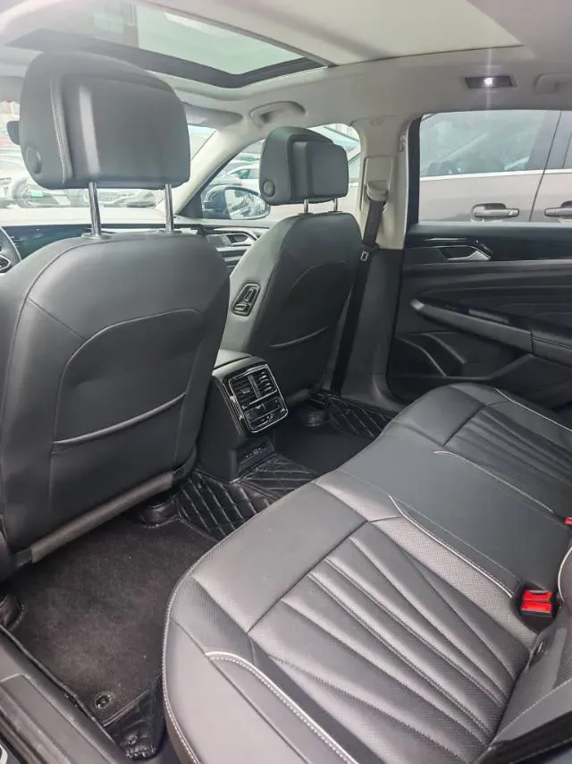 2024 Volkswagen Passat 2.0T 186HP L4 7DCT,autocango,china used car exporter,china ev exporter,chinese used car exporter,chinese used ev exporter