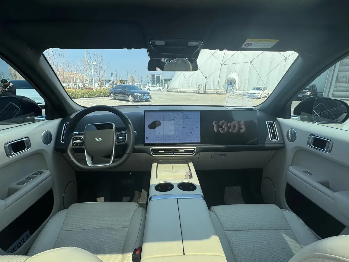 2024 Li L8 Range Extended 154HP REEV 42.8KWH,autocango,china used car exporter,china ev exporter,chinese used car exporter,chinese used ev exporter