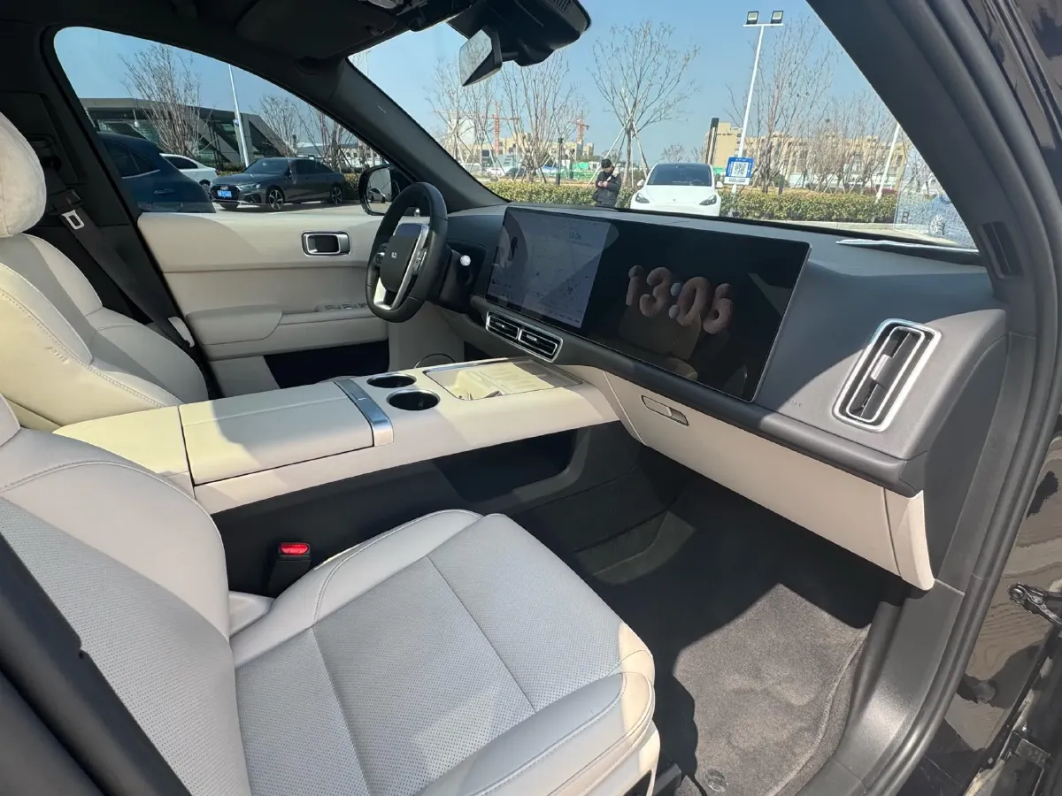 2024 Li L8 Range Extended 154HP REEV 42.8KWH,autocango,china used car exporter,china ev exporter,chinese used car exporter,chinese used ev exporter