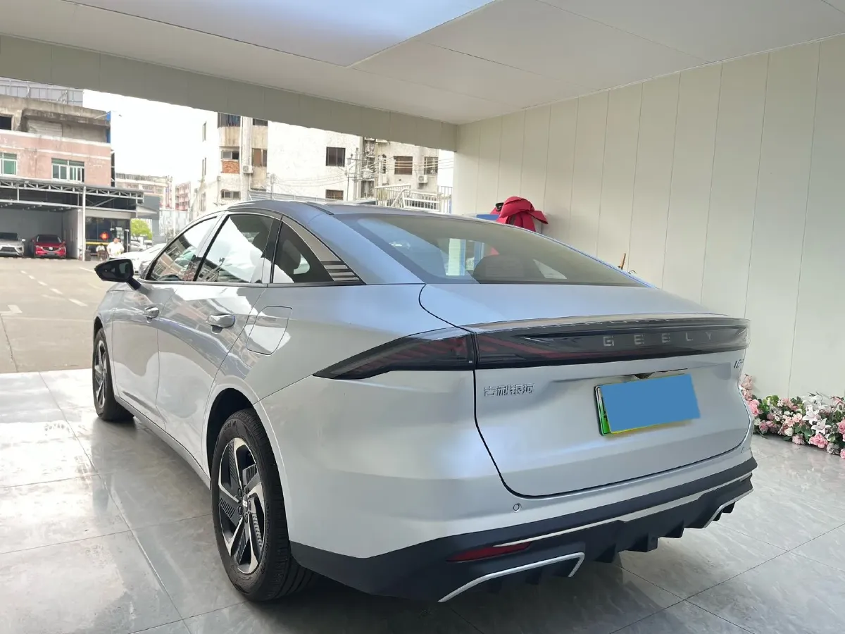 2025 Geely Galaxy L6 1.5L 112HP L4 1DHT PHEV 19.09KWH,autocango,china used car exporter,china ev exporter,chinese used car exporter,chinese used ev exporter