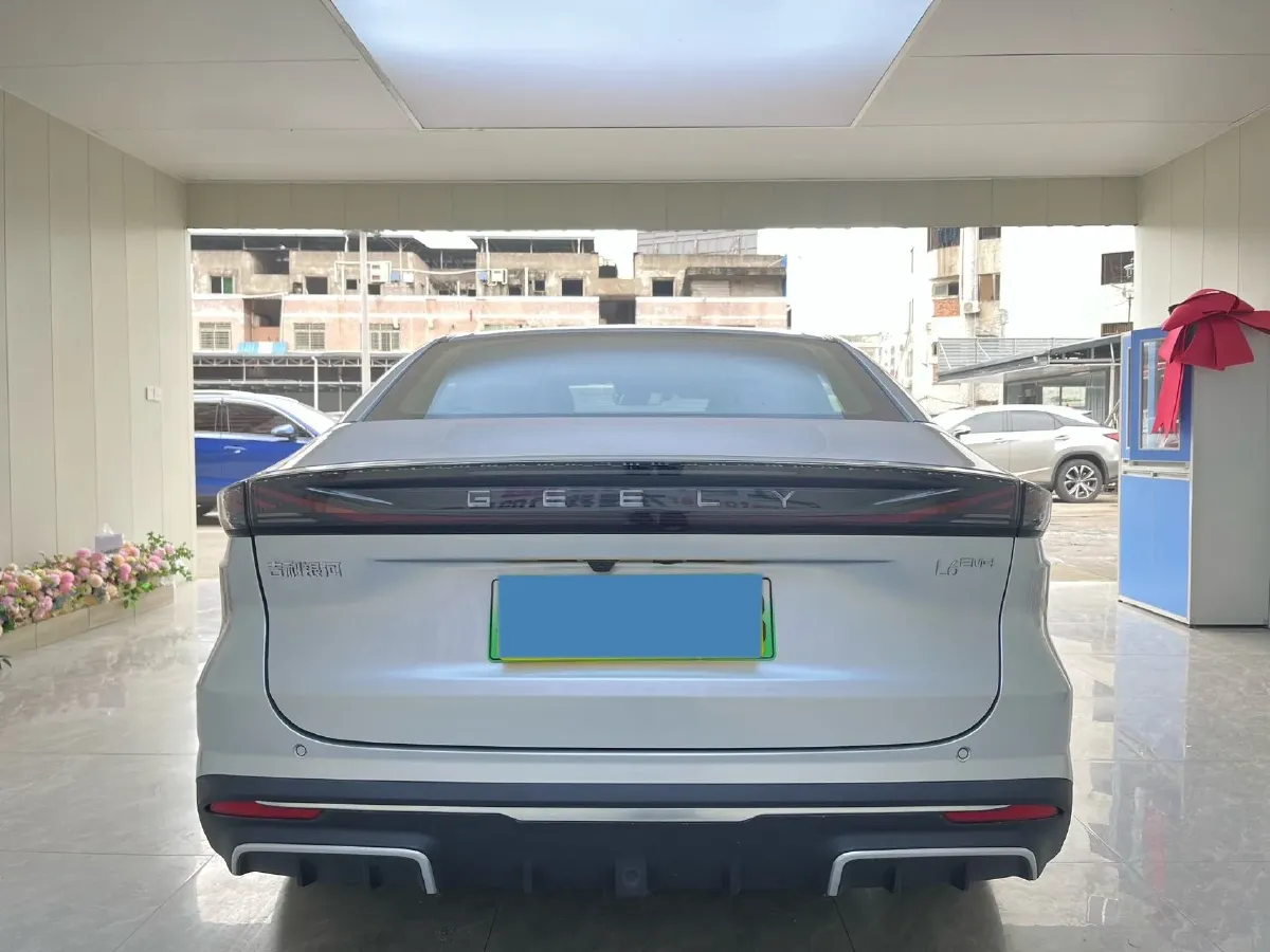 2025 Geely Galaxy L6 1.5L 112HP L4 1DHT PHEV 19.09KWH,autocango,china used car exporter,china ev exporter,chinese used car exporter,chinese used ev exporter