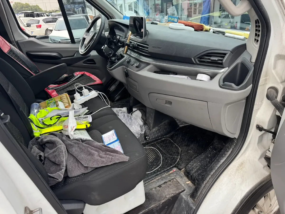 2022 MAXUS XinTu V90 2.0T 150HP L4 6MT,autocango,china used car exporter,china ev exporter,chinese used car exporter,chinese used ev exporter