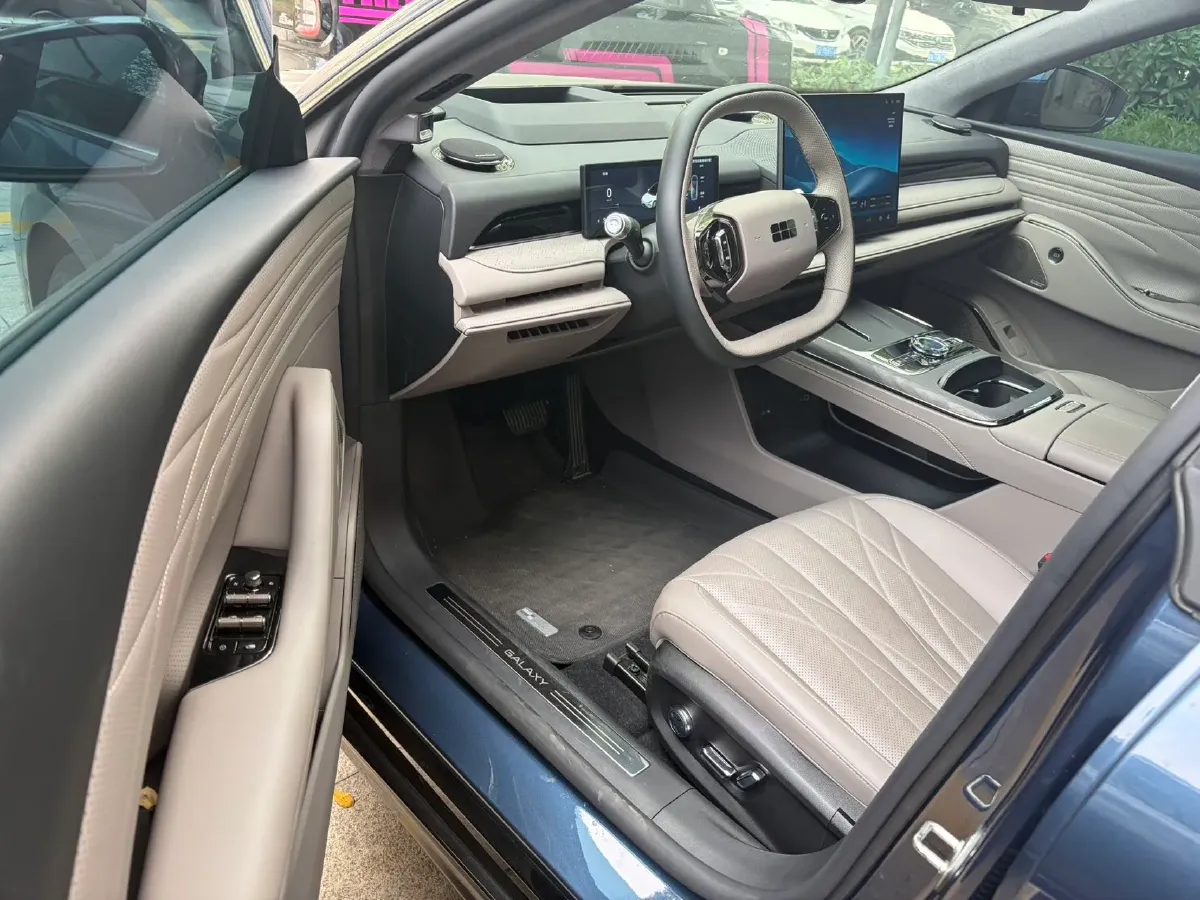 2025 Geely Galaxy Starshine 8 1.5T 163HP L4 3DHT PHEV 27.69KWH,autocango,china used car exporter,china ev exporter,chinese used car exporter,chinese used ev exporter