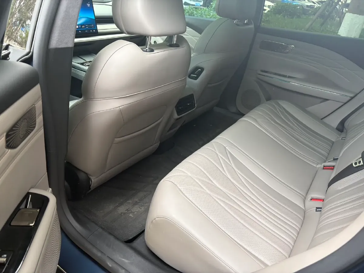 2025 Geely Galaxy Starshine 8 1.5T 163HP L4 3DHT PHEV 27.69KWH,autocango,china used car exporter,china ev exporter,chinese used car exporter,chinese used ev exporter