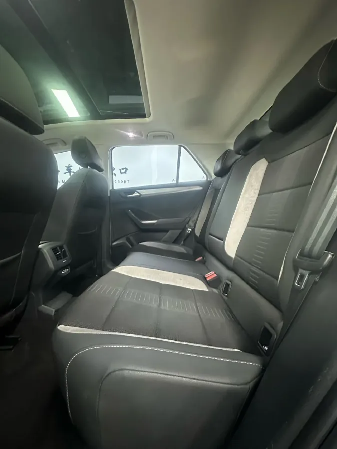 2022 Volkswagen T-Roc 1.4T 150HP L4 7DCT,autocango,china used car exporter,china ev exporter,chinese used car exporter,chinese used ev exporter