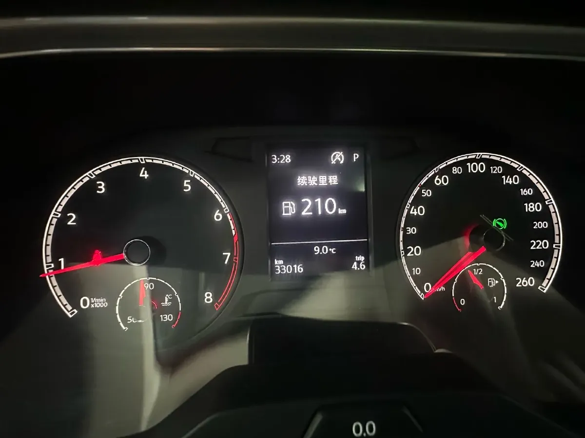 2022 Volkswagen T-Roc 1.4T 150HP L4 7DCT,autocango,china used car exporter,china ev exporter,chinese used car exporter,chinese used ev exporter